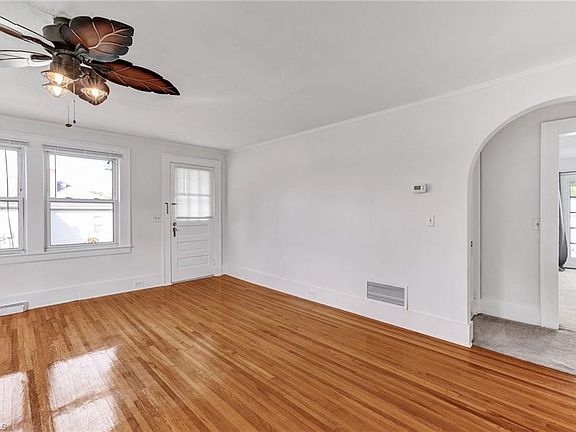 4th image of 1464 E Pine St