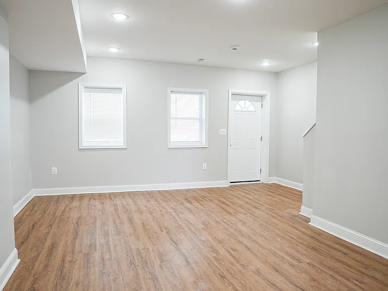 3711 Oakmont Ave — Photo 2