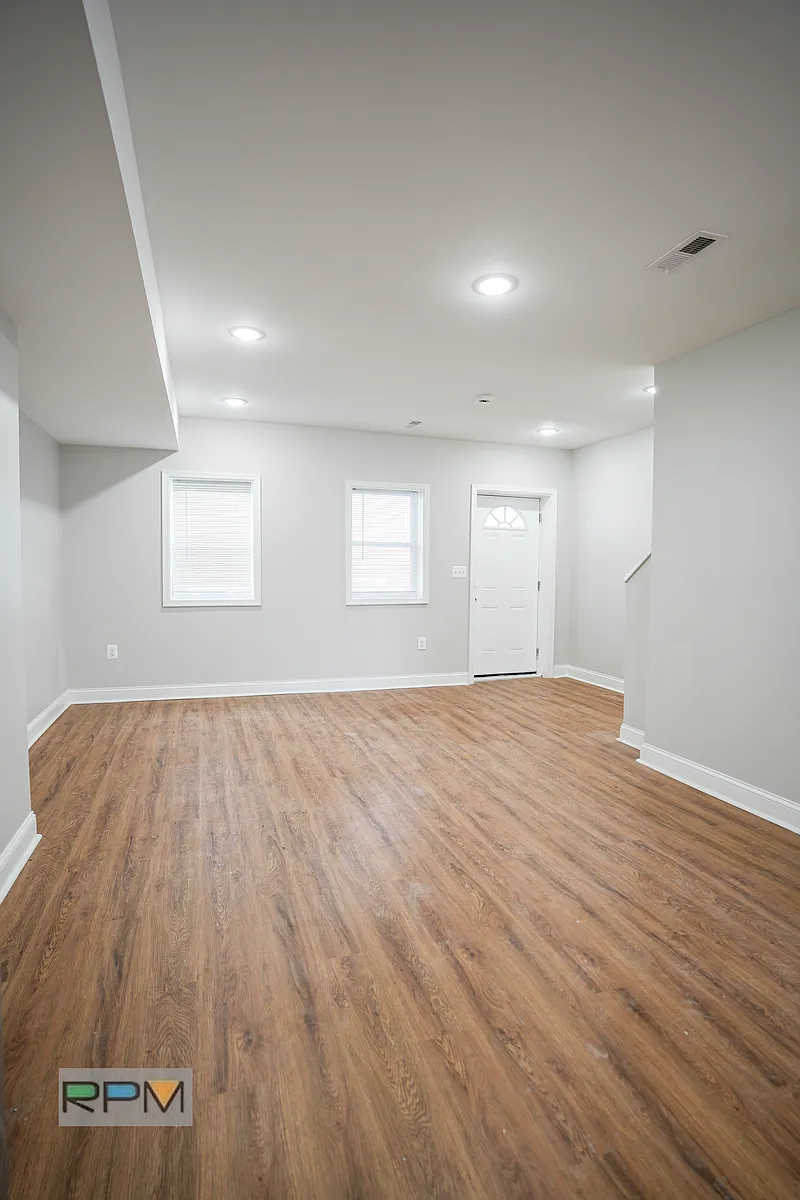 Building Photo - 3711 Oakmont Ave