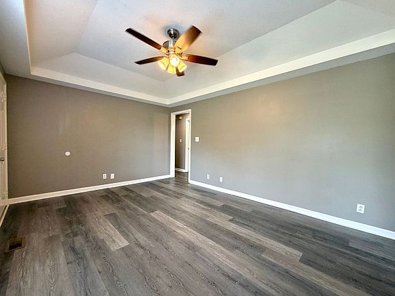 5th image of 724 Dean Rd