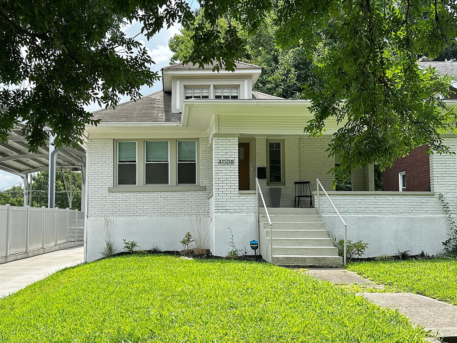 4 bed, 2200 sqft, $2,300 — Photo 3