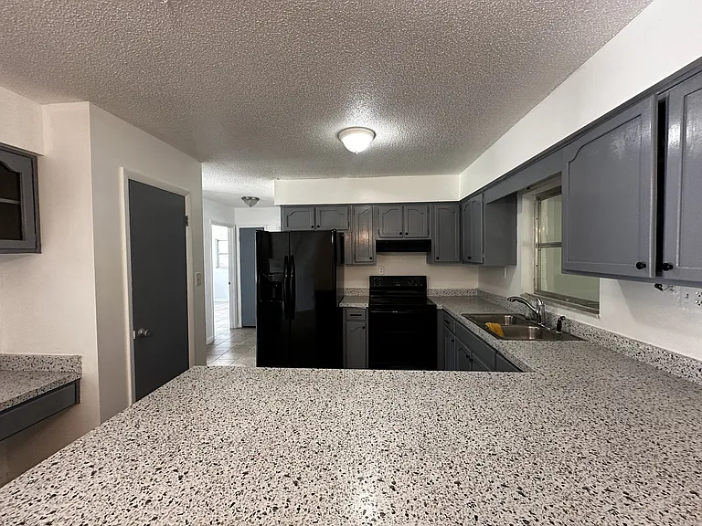 3 Lake Ct — Photo 3