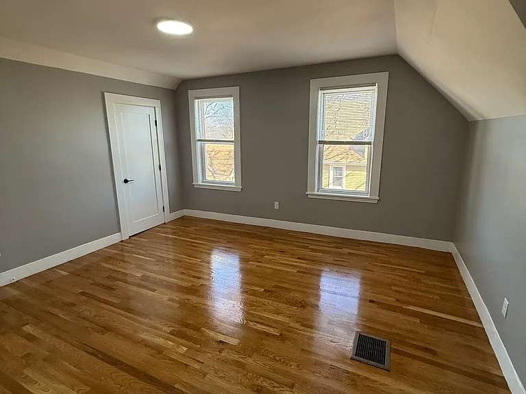 35 Larchmont St #2 — Photo 6