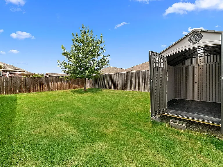 485 Harding Ln — Photo 36
