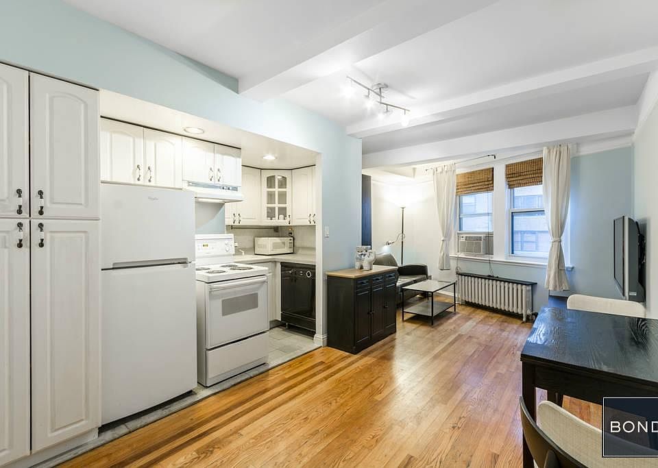 1st image of 304 E 41st St APT 806A