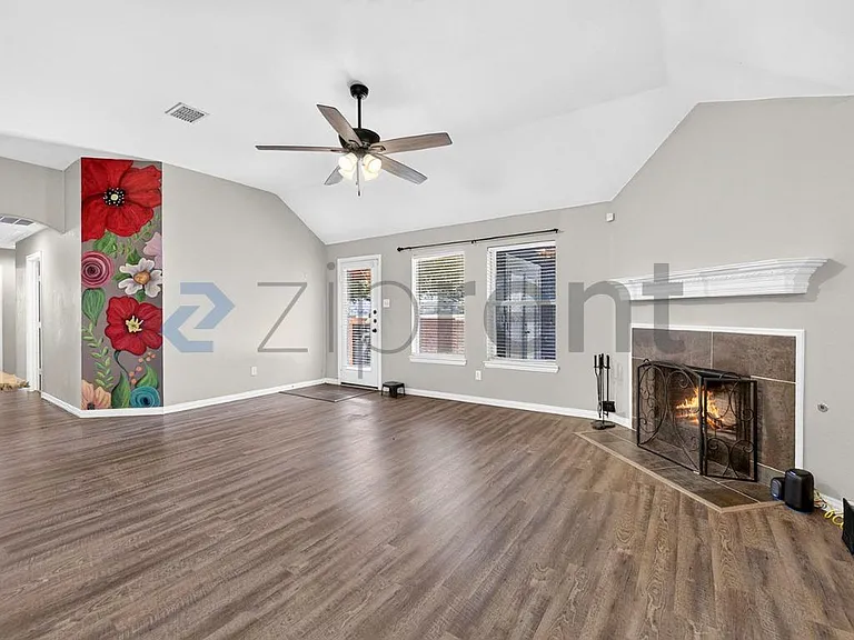 5228 Lake Grove Dr — Photo 20