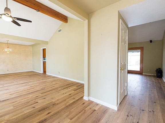 4th image of 2765 Burl Ct