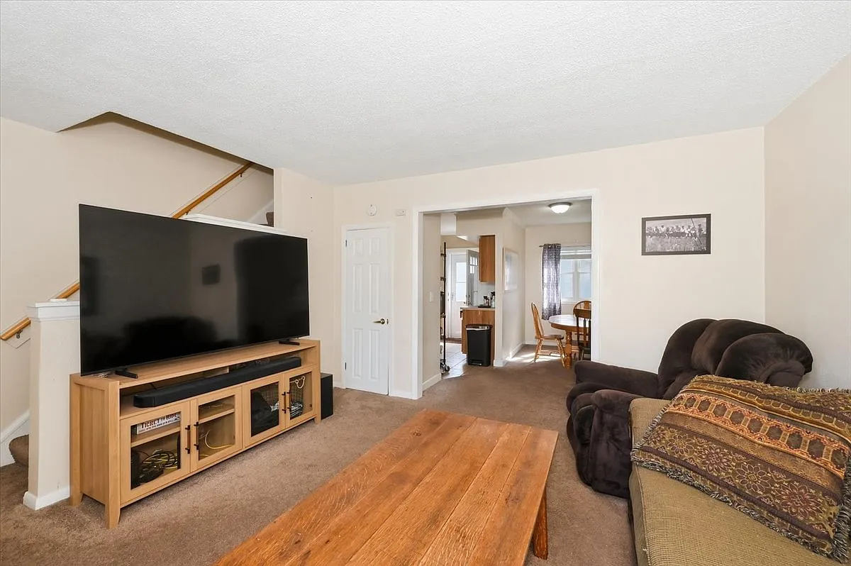 2 bed, 980 sqft, $1,450 — Photo 3