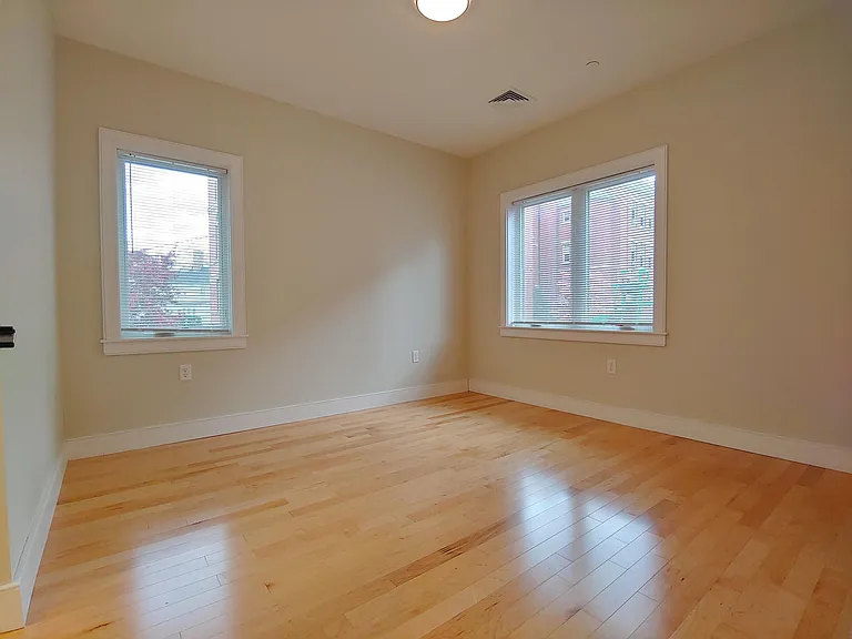 2489 Washington St #2C — Photo 7