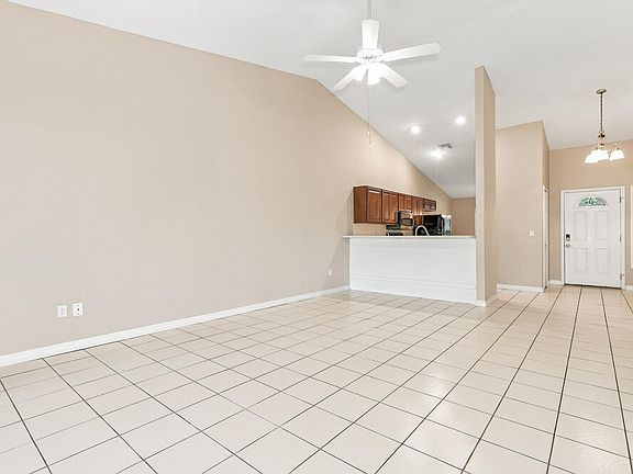 3rd image of 2526 Wrencrest Cir