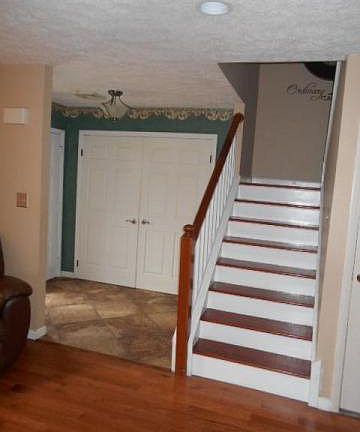4th image of 102 Janet St