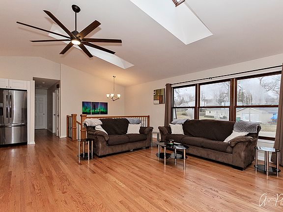5th image of 25290 W New Barry Ln