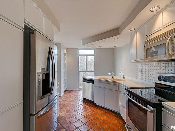 4th image of 4444 N Knoxville Ave APT 501