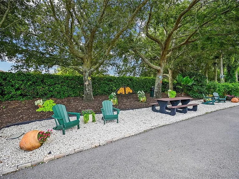 13566 Messino Ct — Photo 32