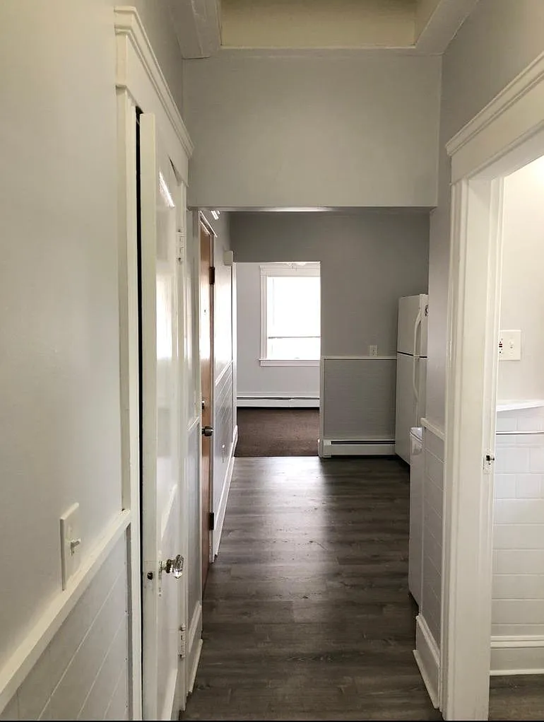 999 York Ave — Photo 4