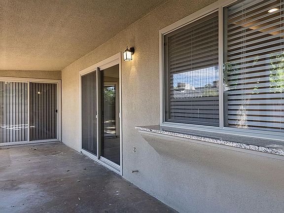 3rd image of 229 W Menlo Ave