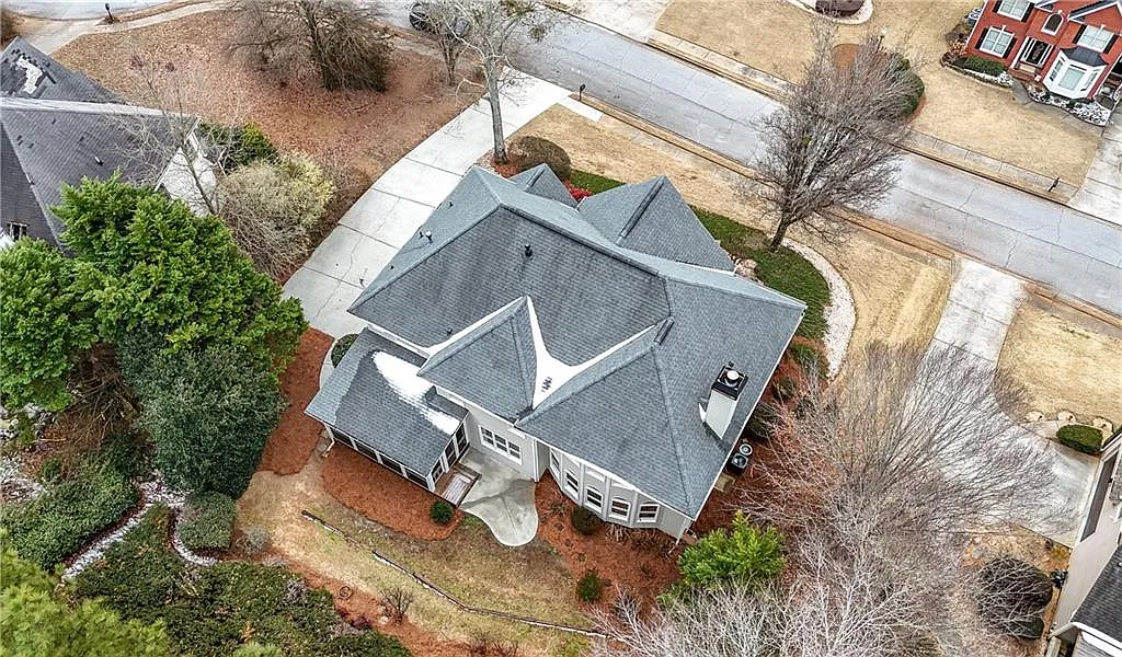 5 bed, 3.5 bath, 5091 sqft, $2,995 — Photo 4