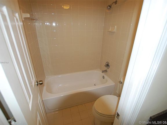 4th image of 8411 NW 8th St #1063