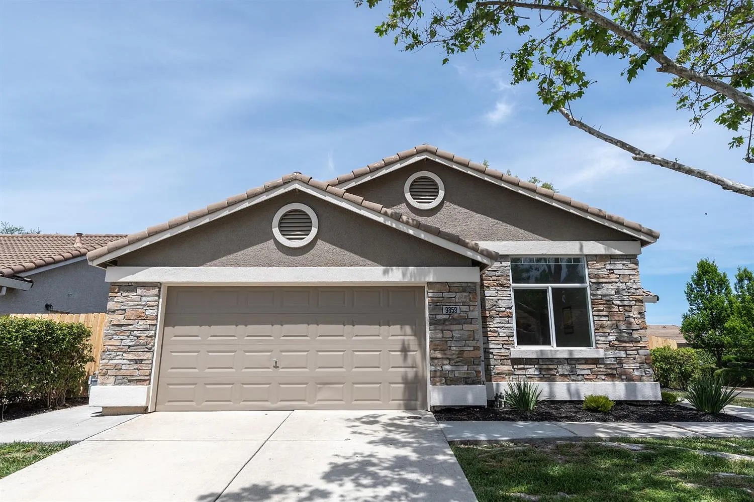 9859 Tarzo Way photo 1