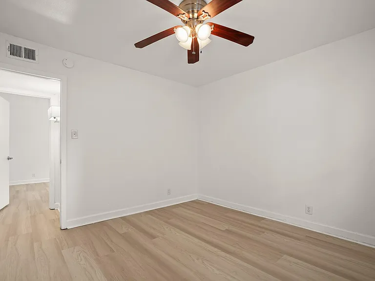 2020 S Congress Ave #2102 — Photo 13