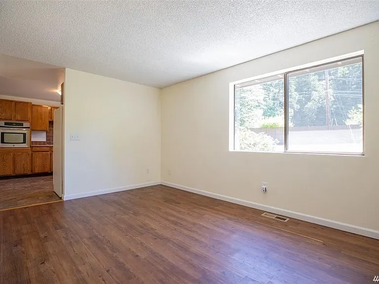 8985 Miller Rd NE — Photo 14