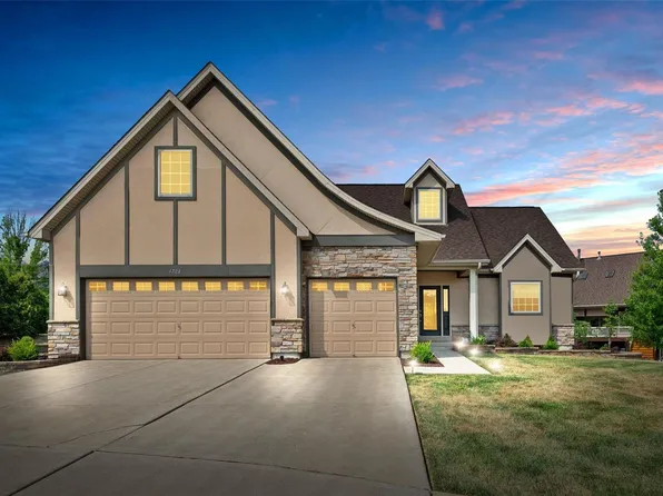 1704 Prospect Village Dr, Lake Saint Louis, MO 63367