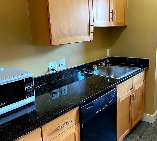 2838 Hartford St SE #304 — Photo 8