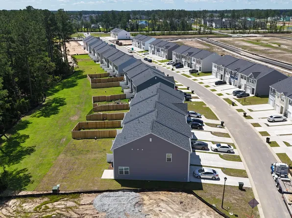 121 Cotton Leaf Blvd #70, Summerville, SC 29486
