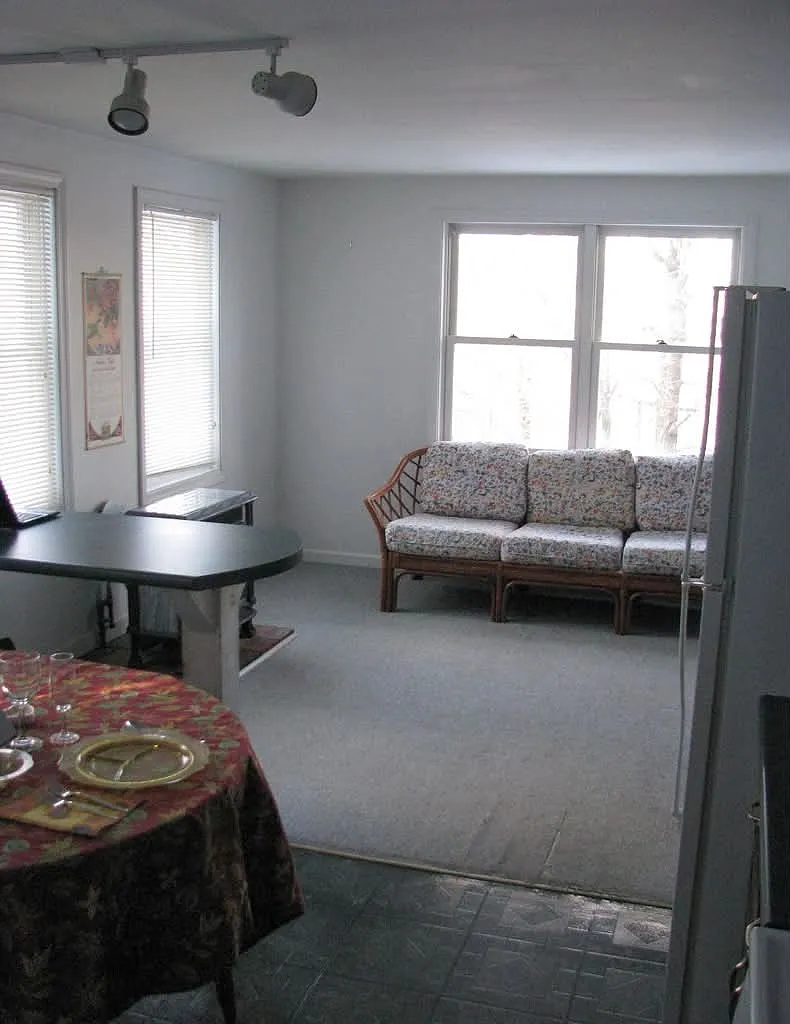 323 Old County Rd — Photo 2