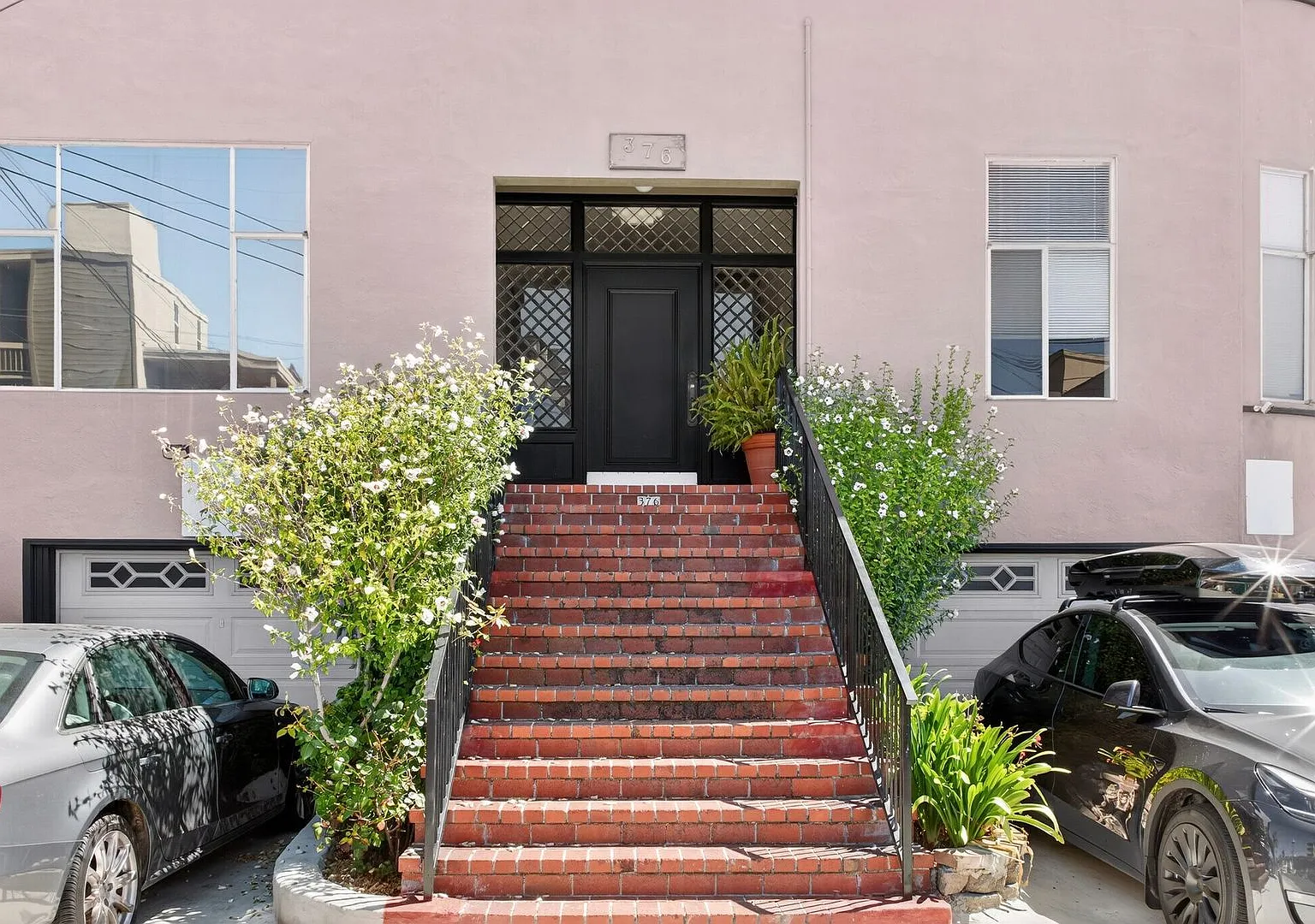 Bright Adams Point 1BR | Classic Charm + Modern Updates — Photo 1