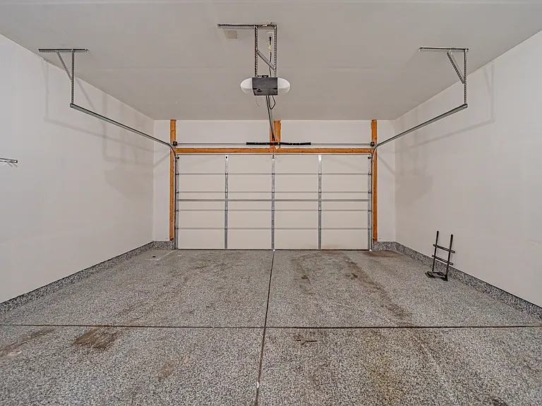 2896 Blackwood — Photo 39
