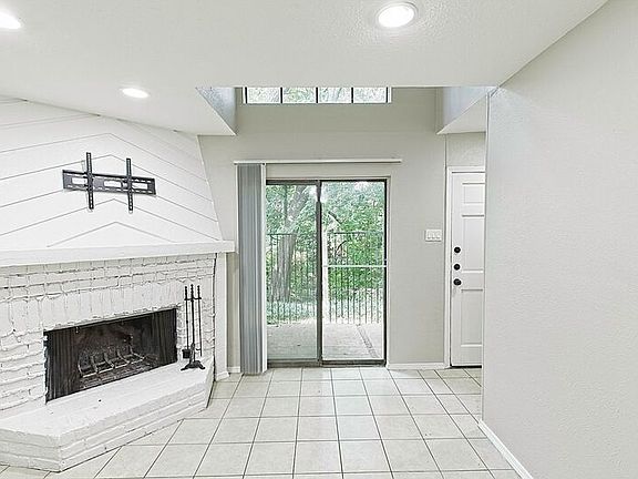 2nd image of 889 Dublin Dr APT D