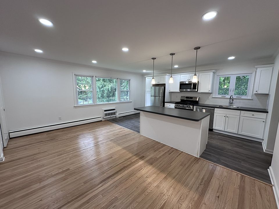 1st image of 52 Manor Rd #B1