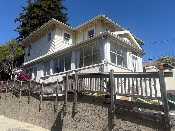 4th image of 511 Capitola Ave