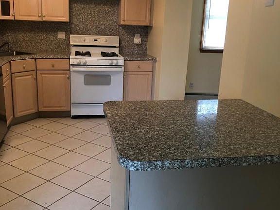 5th image of 57 Greeley Ave