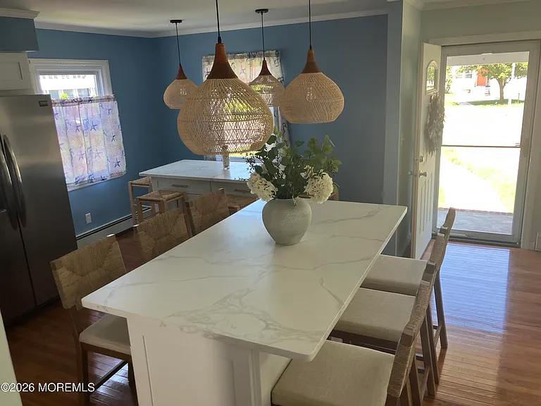 210 Laurel Ct — Photo 7