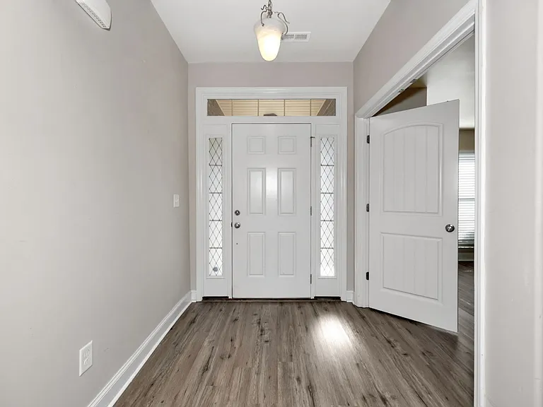 130 Tybee Dr — Photo 4