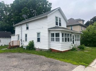 21 7th St NW, Faribault, MN 55021