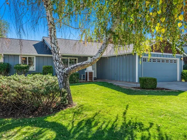 2228 SW Stonehedge Ct, Redmond, OR 97756