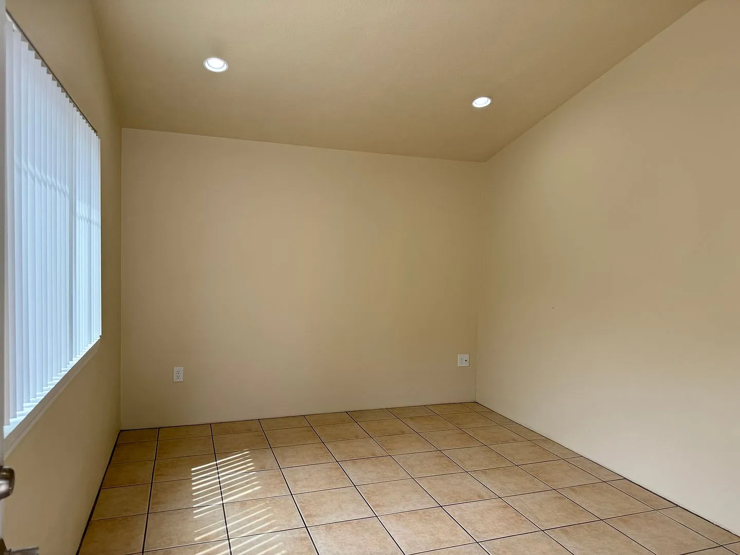 2 bedroom 2 bathroom duplex in Springfield! — Photo 2