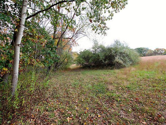 4th image of Hemlock Ln
