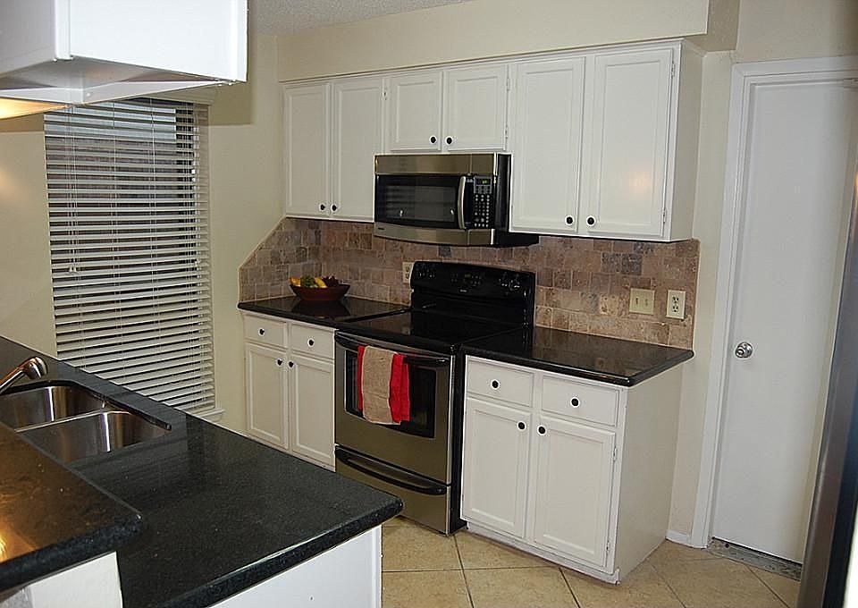 2nd image of 22303 Elsinore Dr