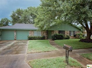 108 Canterbury Ln, Victoria, TX 77904