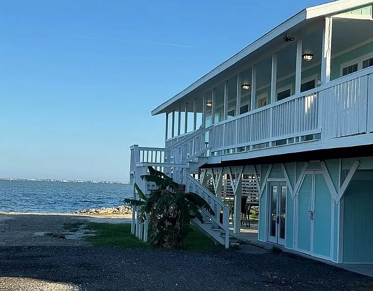 3021 Laguna Shores Rd — Photo 2