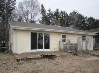 N5715 Johnson Rd, Burlington, WI 53105