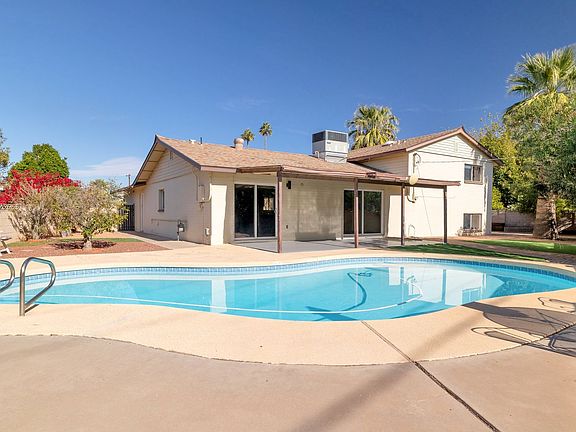 4th image of 1001 E Riviera Dr