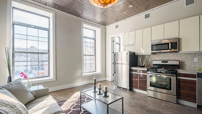 Rented by EXR | media 34