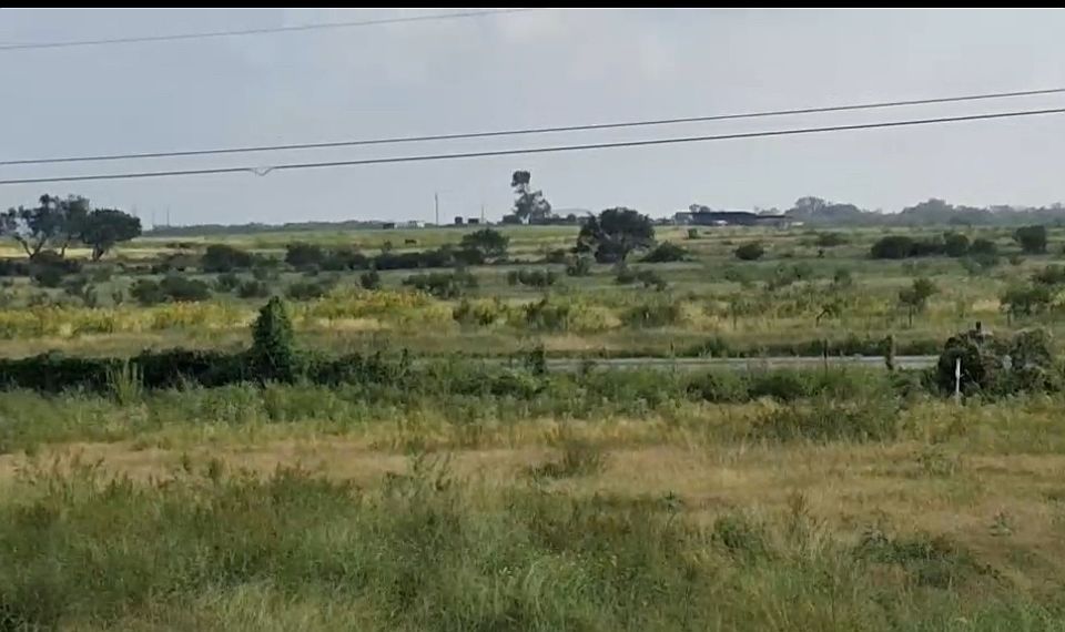 1st image of 735 W Fm 476