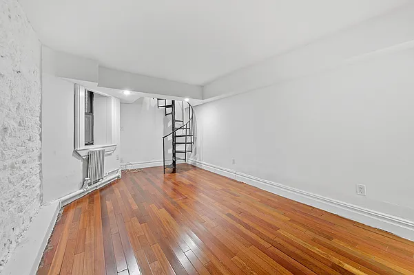 Rented by Compass | media 24