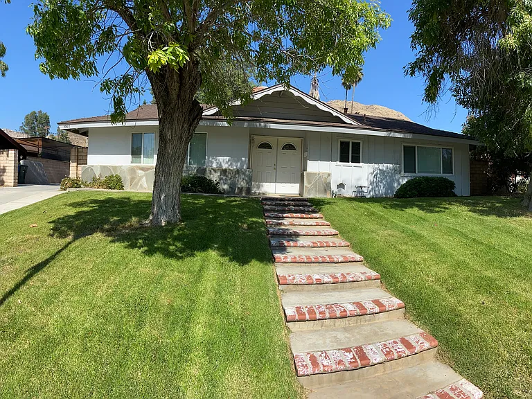 3962 Mount Vernon Ave — Photo 2